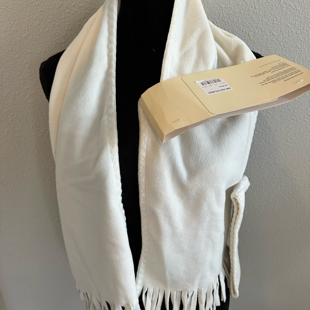 NEW St. John's Bay White Fleece Accessory Set